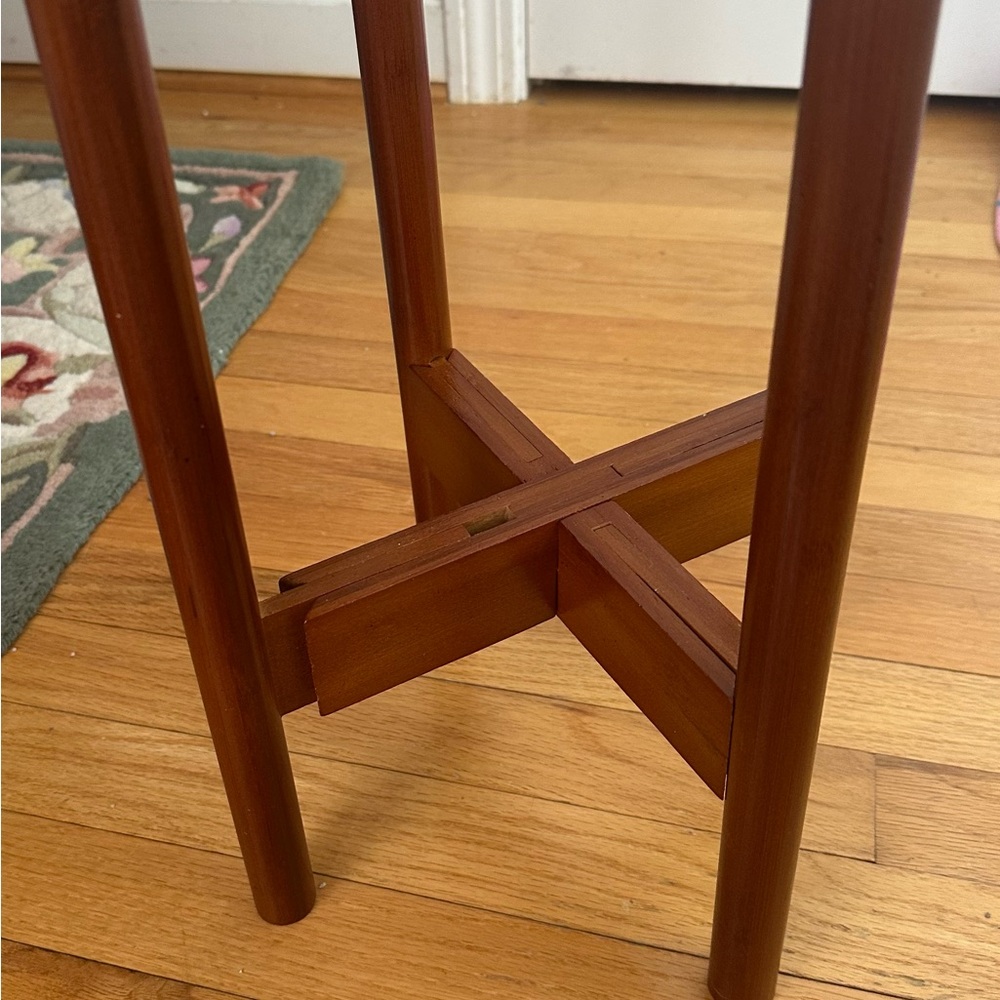 Elegant Brown adjustable plant stand